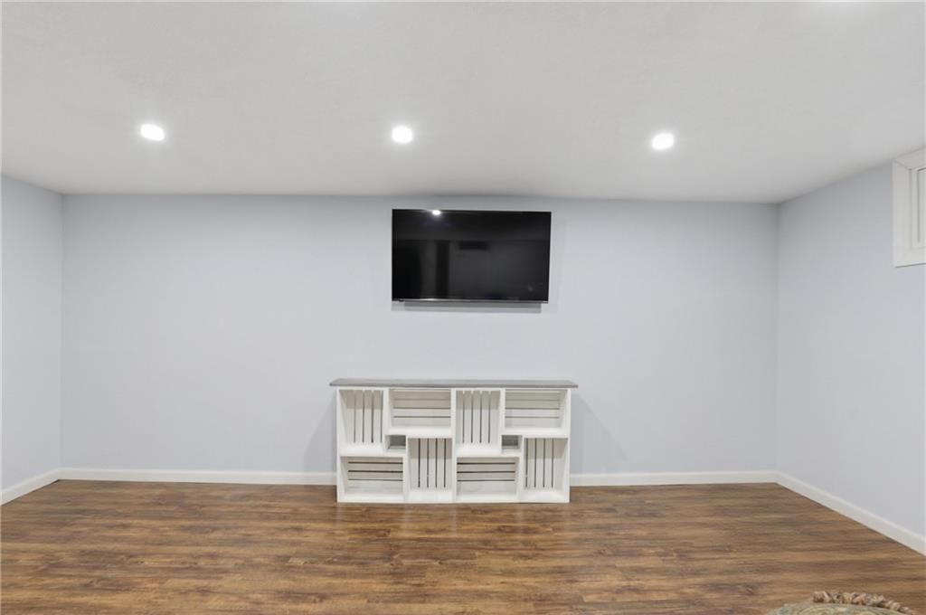 504 N Curtis Street — photo 34