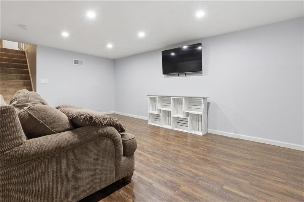 504 N Curtis Street — photo 35