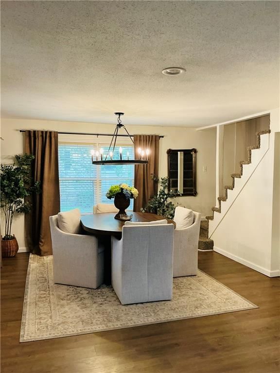 105 E Broad Street — photo 1