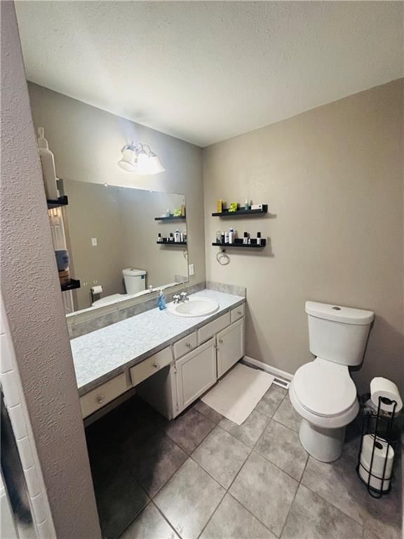 105 E Broad Street — photo 36