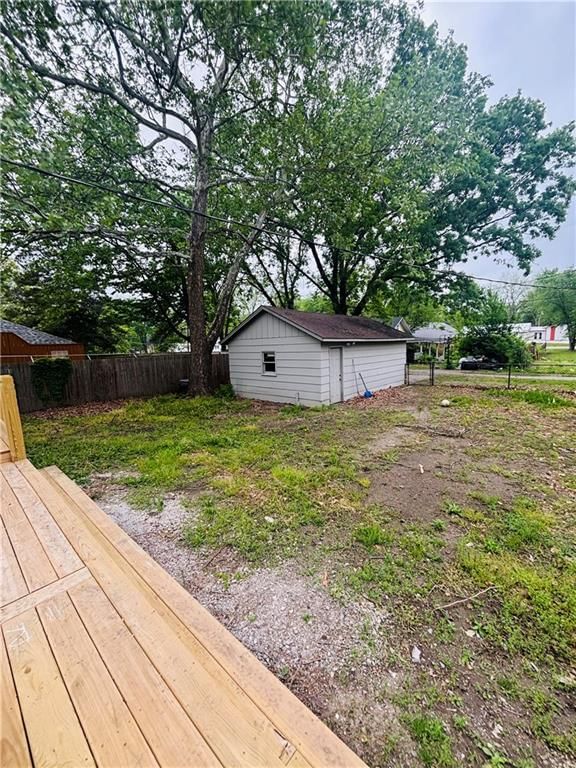 105 E Broad Street — photo 48