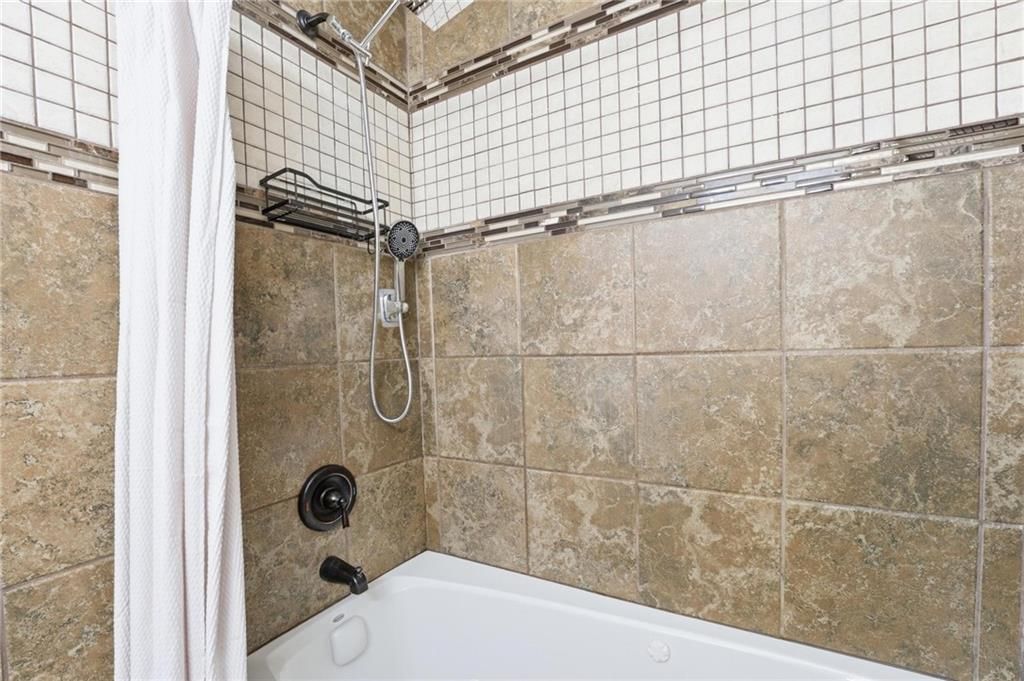 15410 NE 186th Street — photo 28