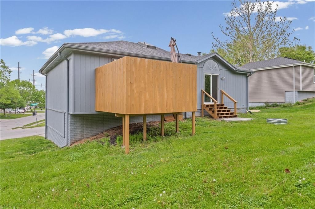 600 SE Steeple Court — photo 29