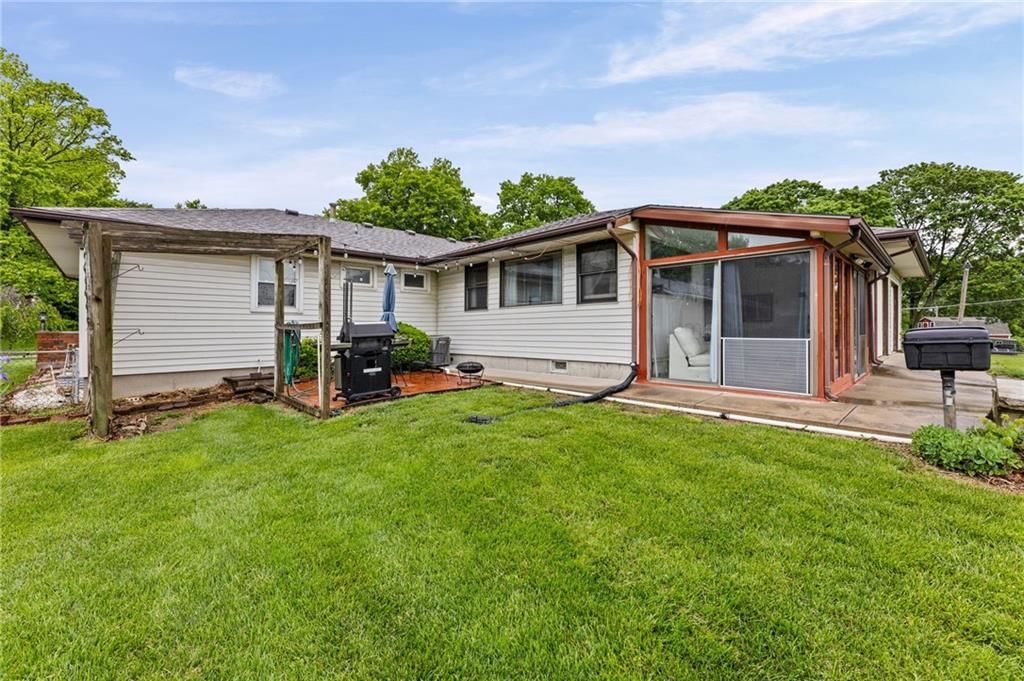 4733 Bond Street — photo 40