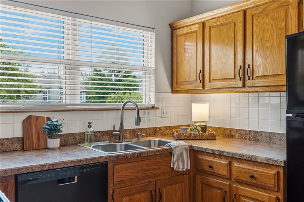 16307 S Church Street — photo 14