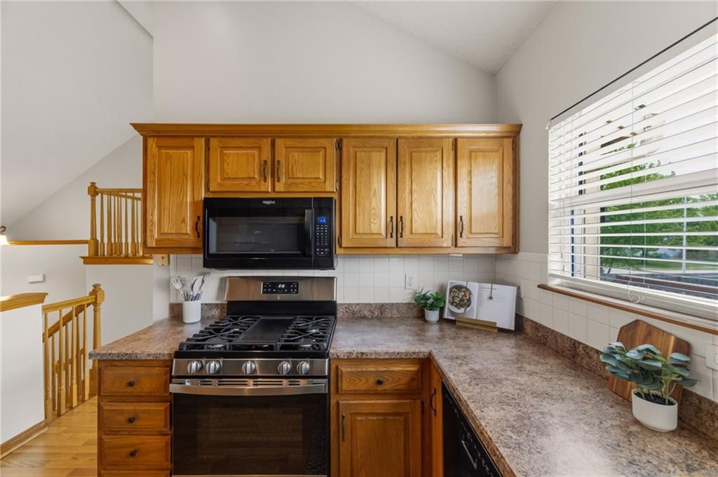 16307 S Church Street — photo 15