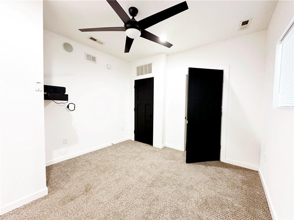 210 E Cherry Street — photo 8