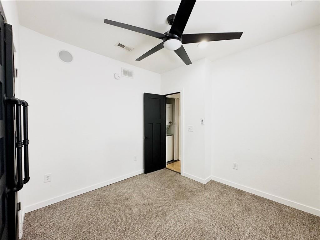 210 E Cherry Street — photo 11