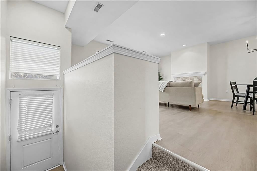 5245 Overland Drive — photo 4