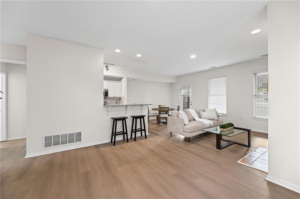 5245 Overland Drive — photo 4