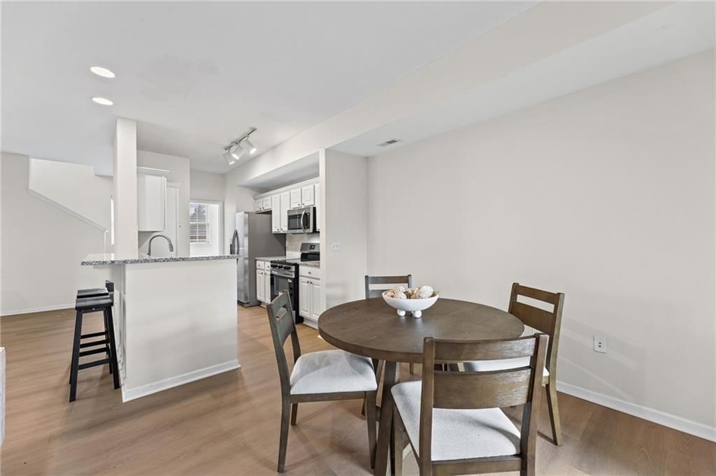 5245 Overland Drive — photo 9