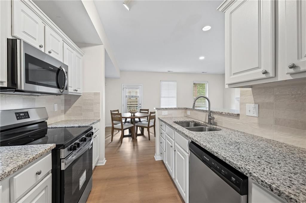 5245 Overland Drive — photo 10