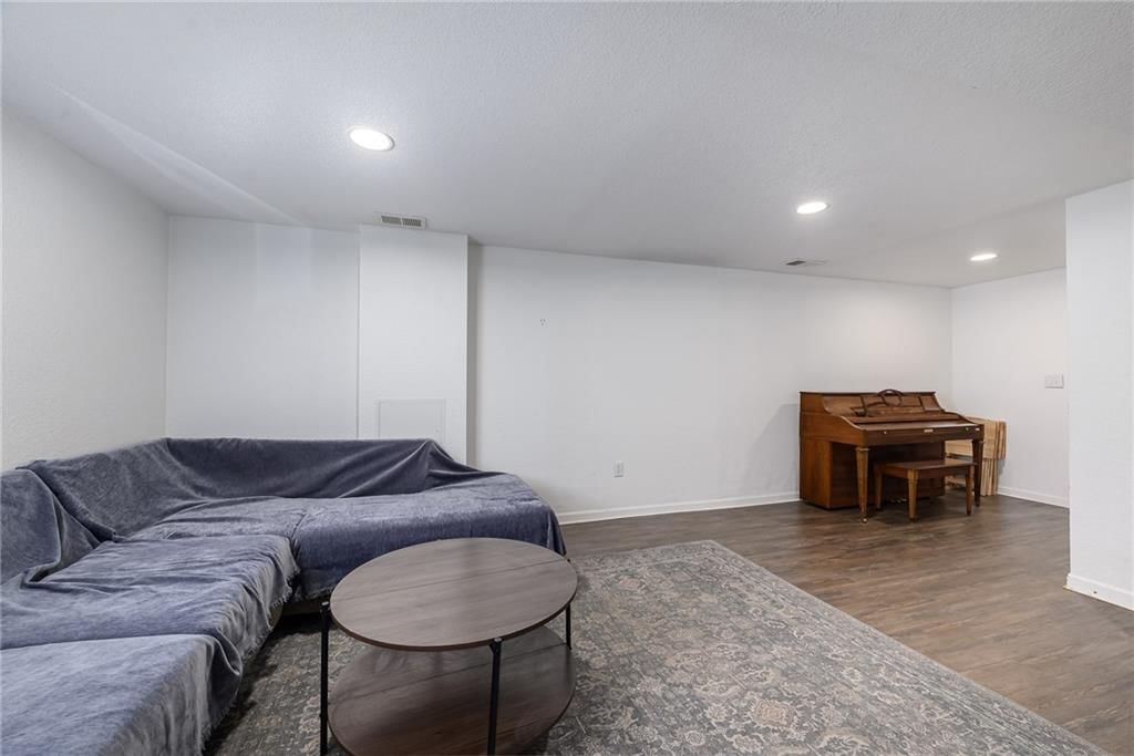 2800 Hutton Road — photo 12