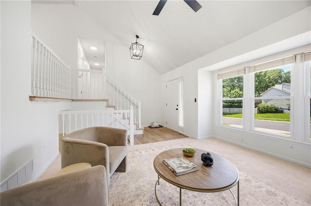 15209 LAMAR Avenue — photo 3