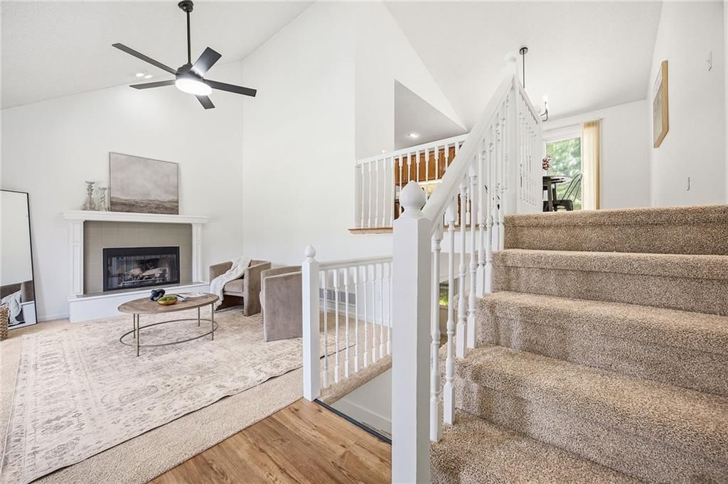 15209 LAMAR Avenue — photo 5