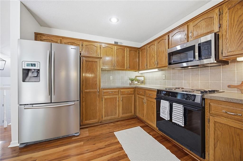 15209 LAMAR Avenue — photo 12