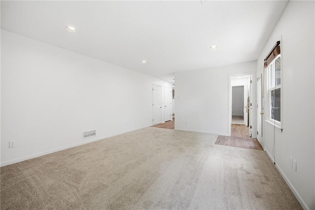 15209 LAMAR Avenue — photo 26