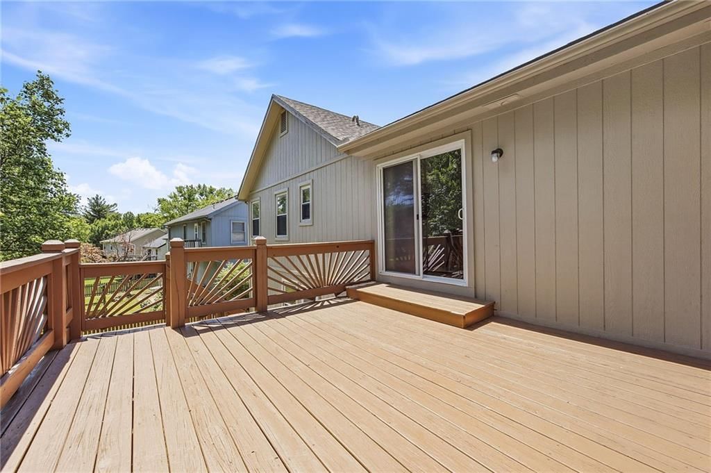 15209 LAMAR Avenue — photo 28