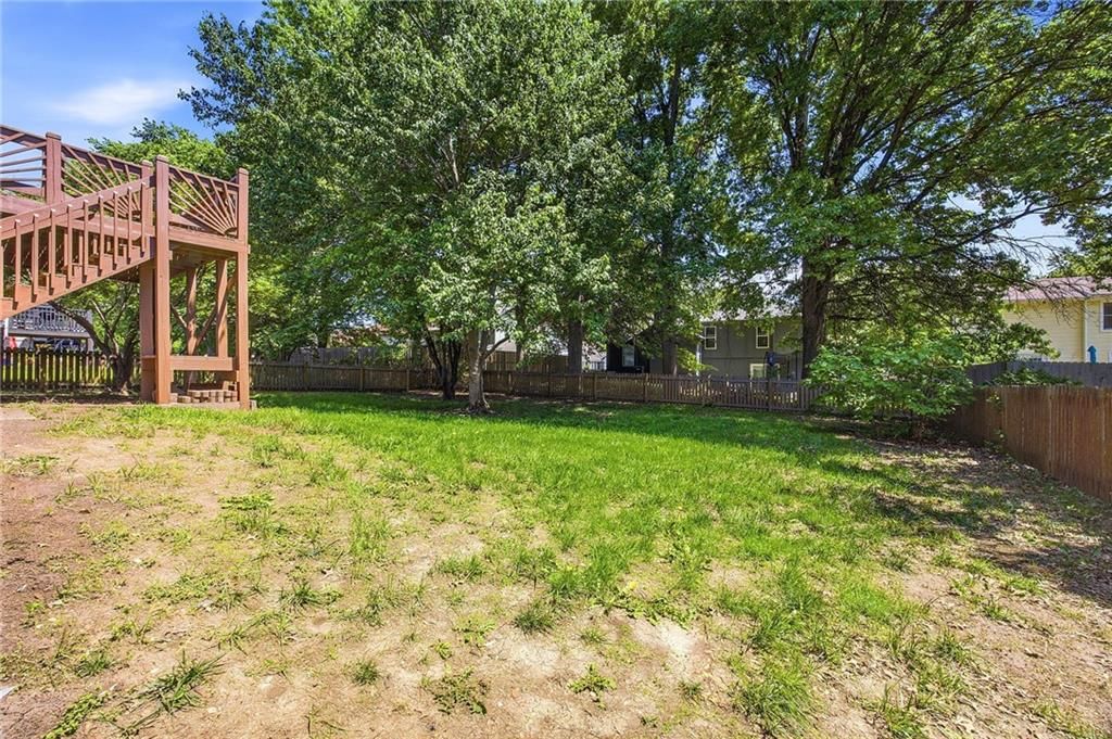 15209 LAMAR Avenue — photo 29