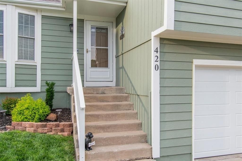 420 NE Victoria Circle — photo 5