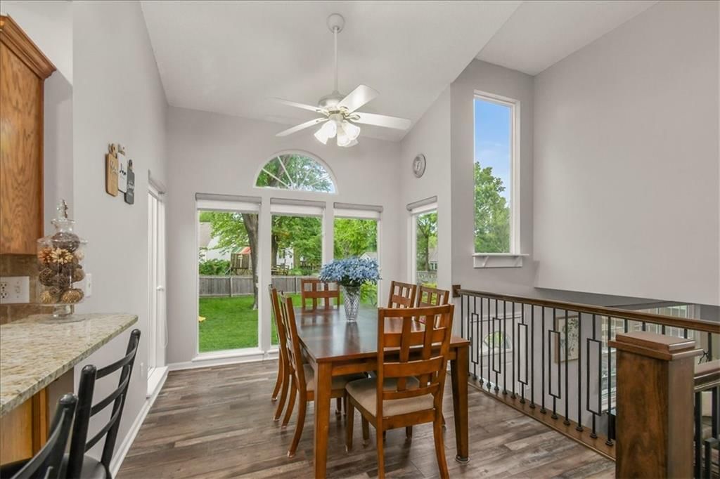 420 NE Victoria Circle — photo 11