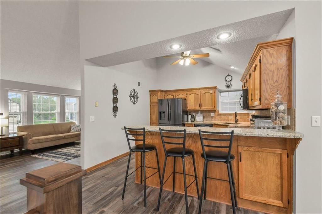 420 NE Victoria Circle — photo 12