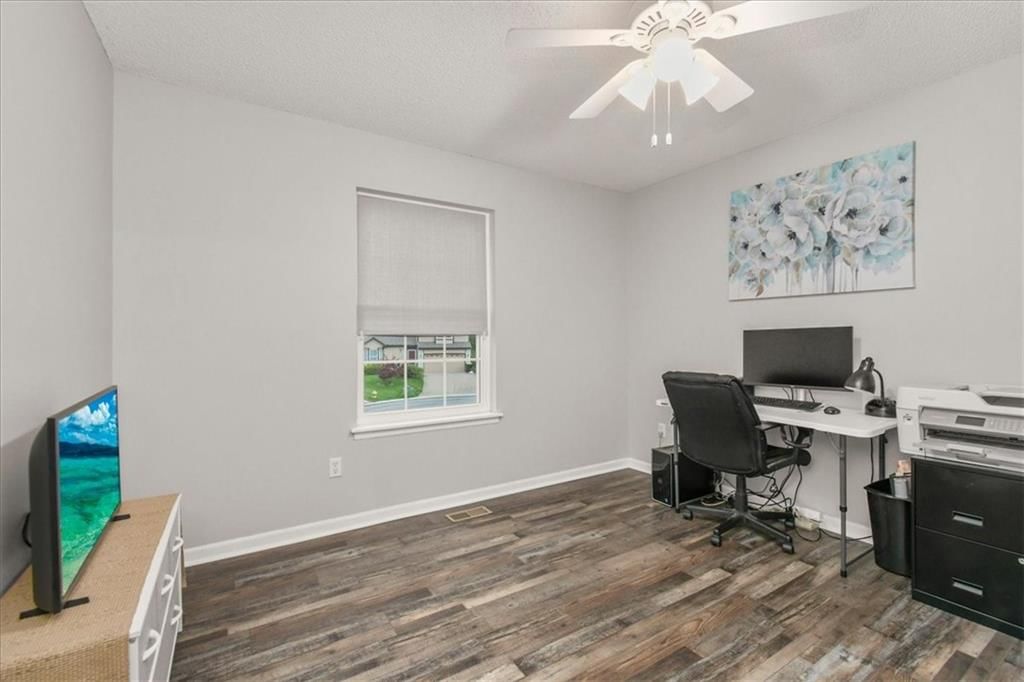 420 NE Victoria Circle — photo 17
