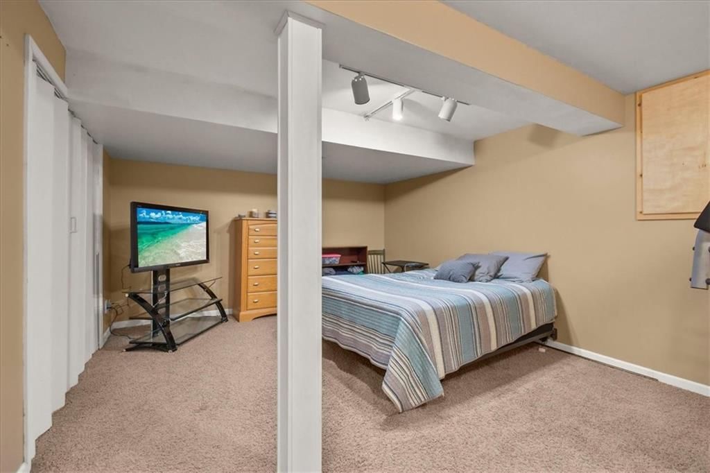 420 NE Victoria Circle — photo 22