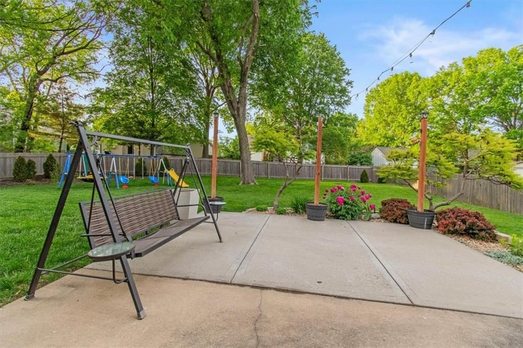 420 NE Victoria Circle — photo 26