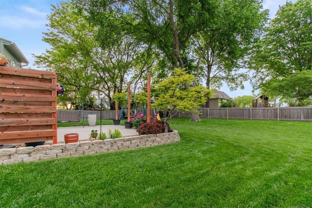 420 NE Victoria Circle — photo 28