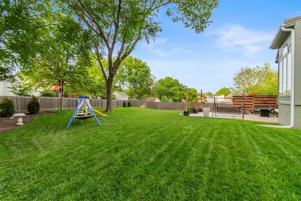 420 NE Victoria Circle — photo 36