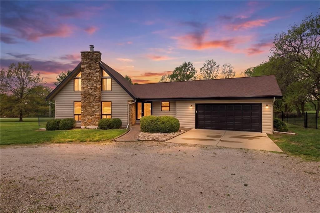 24324 Old KC Road, Paola, KS