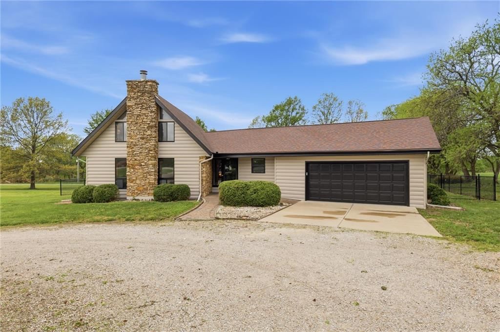 24324 Old KC Road — photo 2