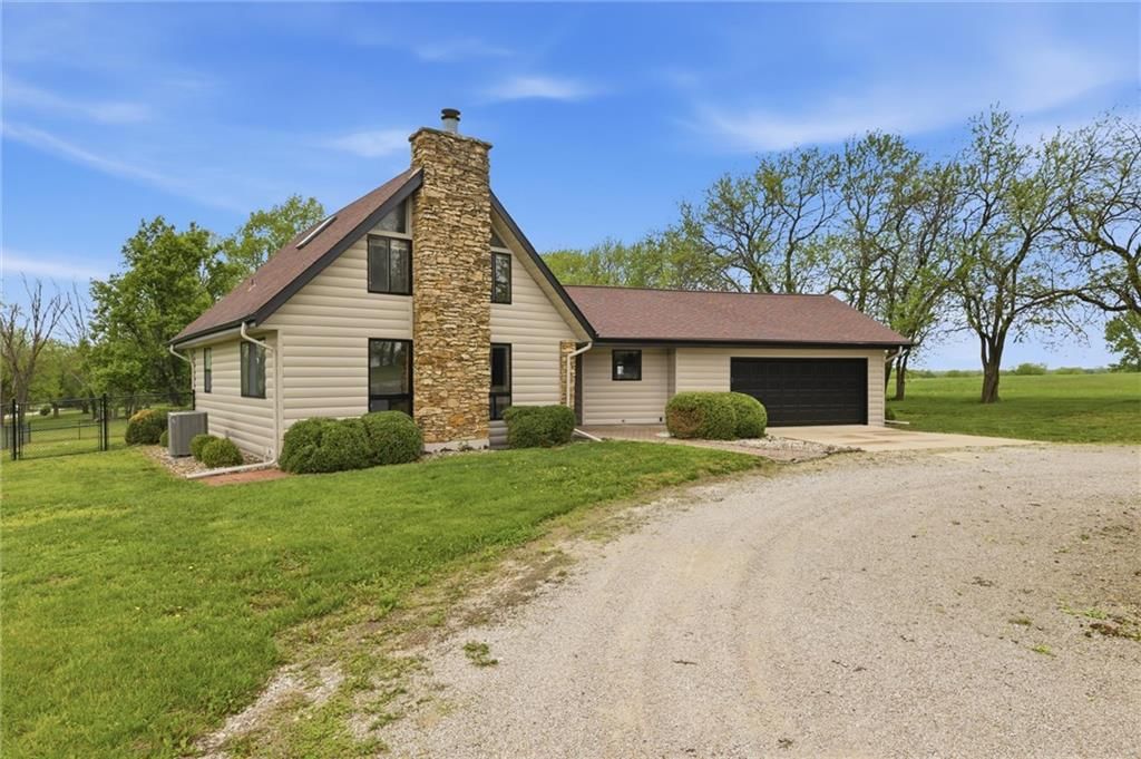 24324 Old KC Road — photo 3