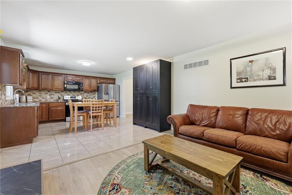 5037 N Michigan Avenue — photo 11