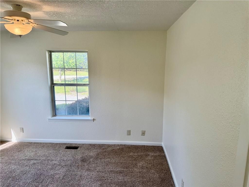 605 NW 11 RD Road — photo 27