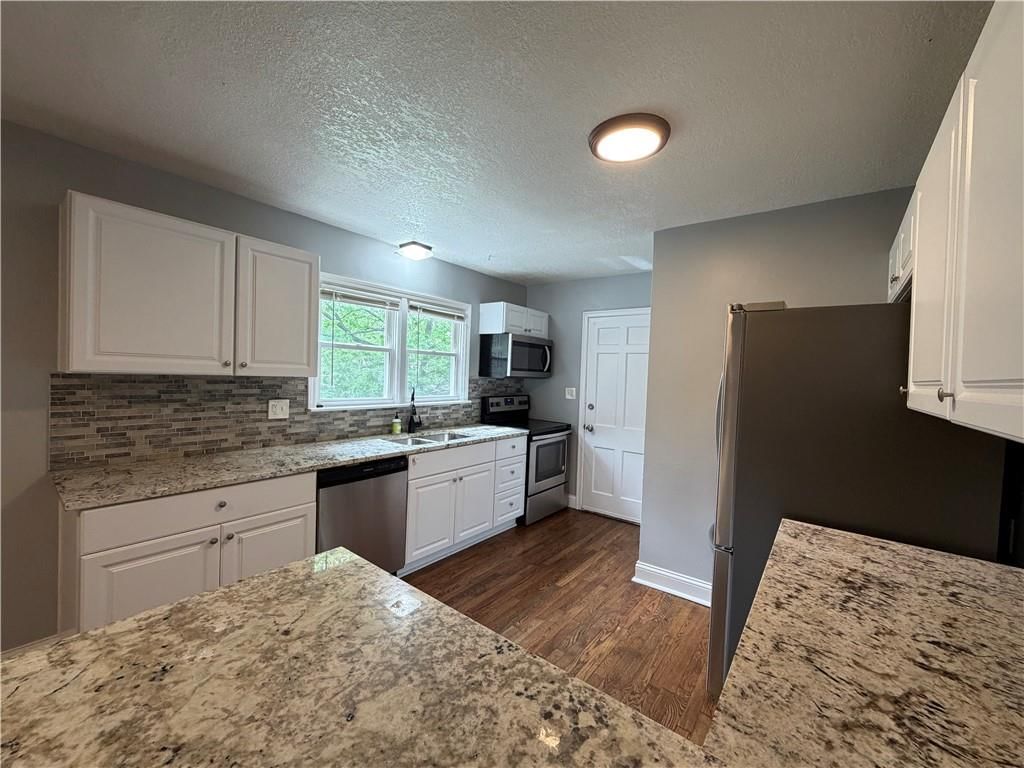 9612 Holmes Road — photo 9