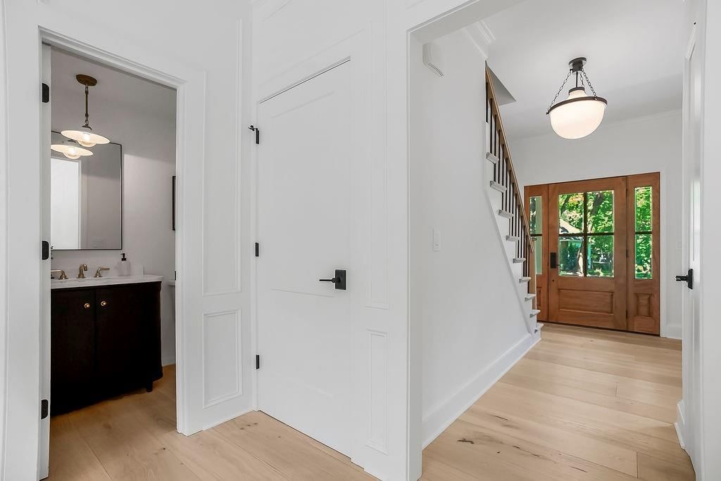 10107 W 121st Street — photo 2