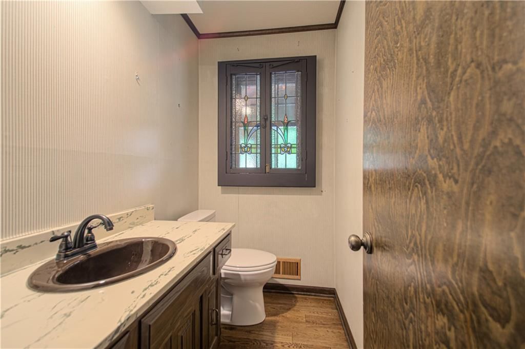 712 W 121st Street — photo 17
