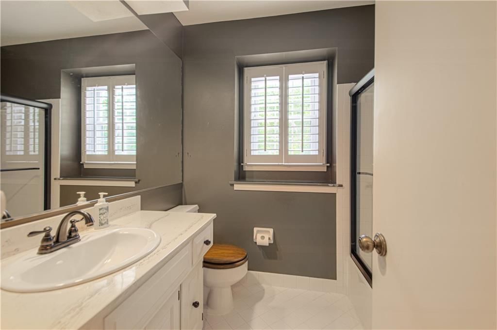 712 W 121st Street — photo 25