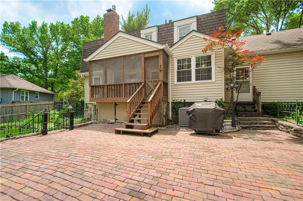 712 W 121st Street — photo 36