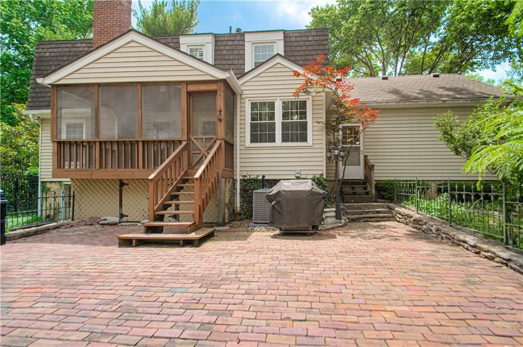 712 W 121st Street — photo 37