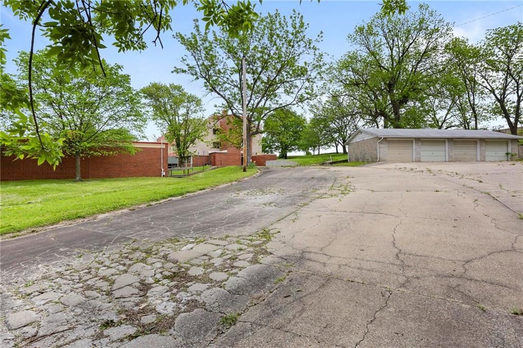 810 Burke Street — photo 6