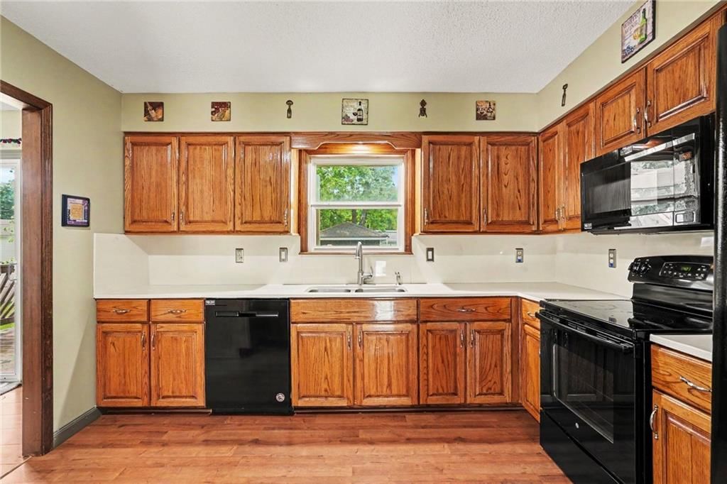 715 S Sheridan Road — photo 9