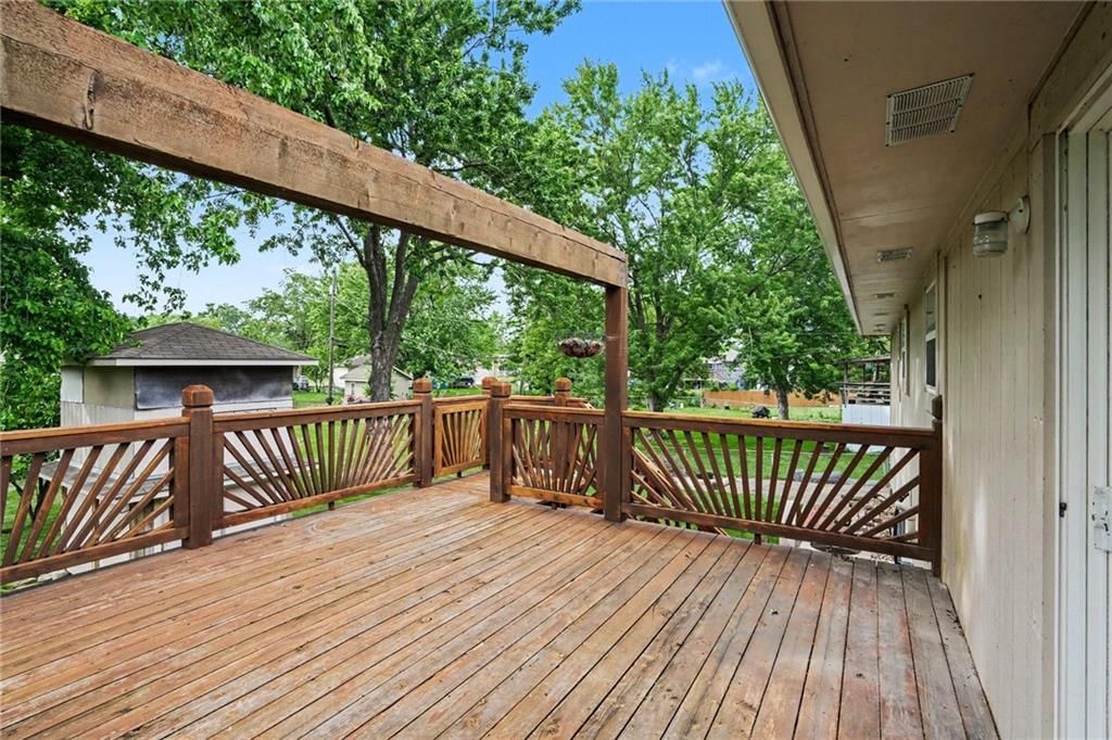 715 S Sheridan Road — photo 10