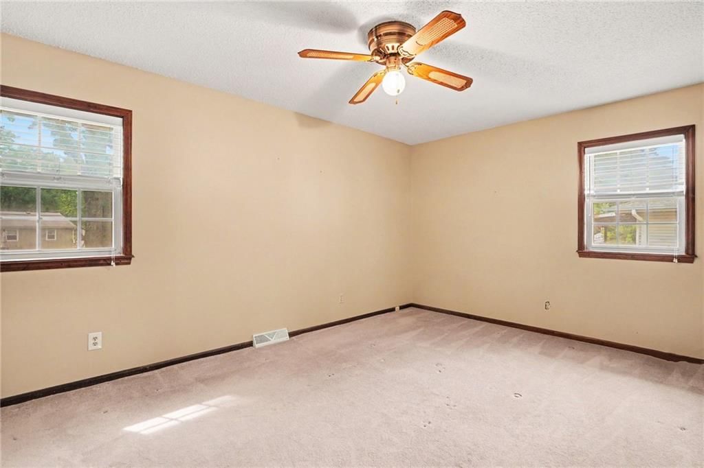 715 S Sheridan Road — photo 12