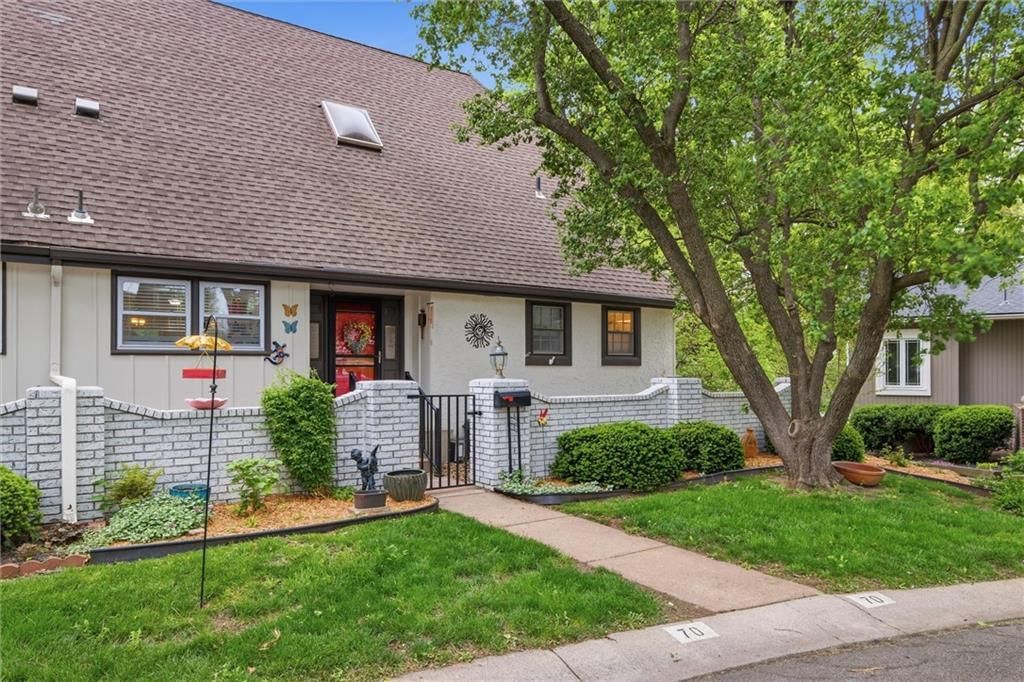 70 Woodbridge Lane — photo 2