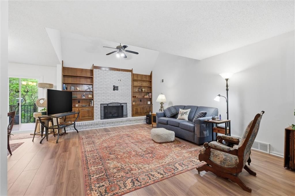 70 Woodbridge Lane — photo 5