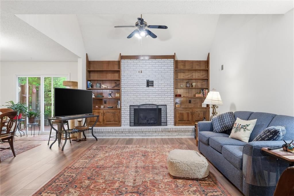 70 Woodbridge Lane — photo 6