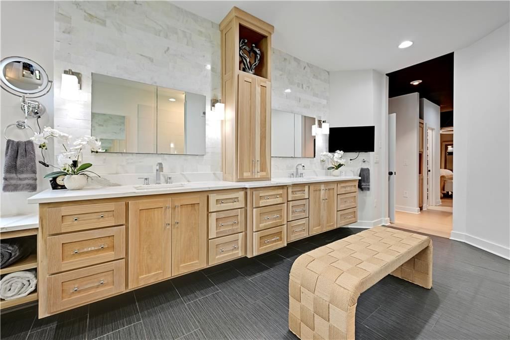 5703 W 128th Street — photo 30
